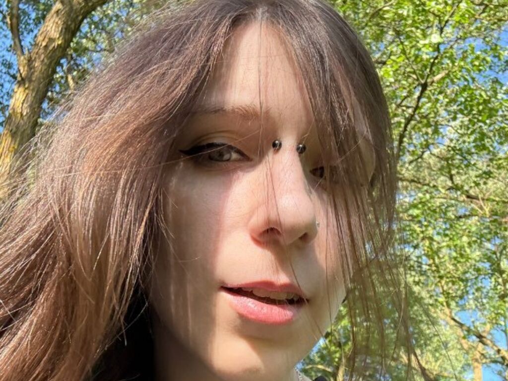 Image of cam model CordeliaHelmig from Web Night Cam (LiveJasmin)