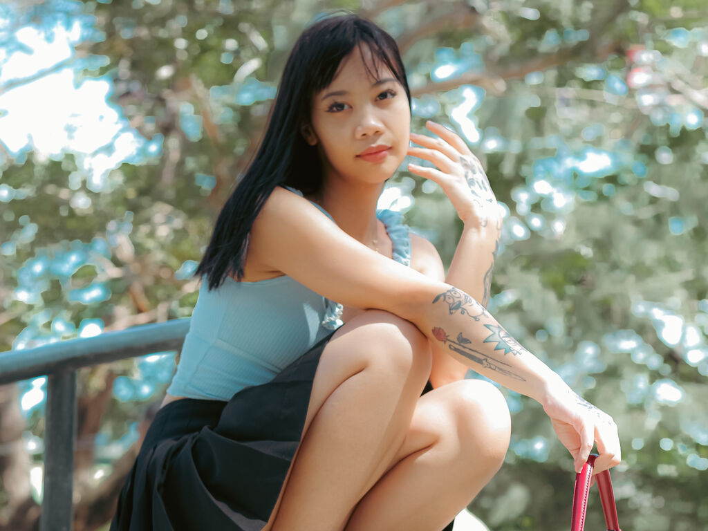 Image of cam model RheaRose from Web Night Cam