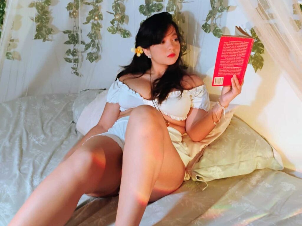 Image of cam model FlorynCottonn from Web Night Cam