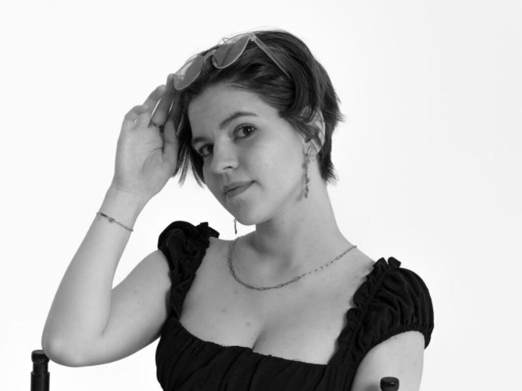Image of cam model PauletteKaps from Web Night Cam