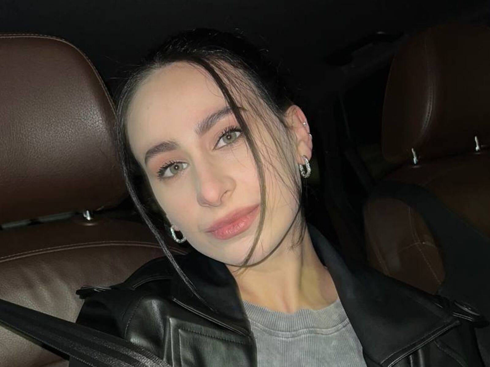 Live cam for DominikaFires