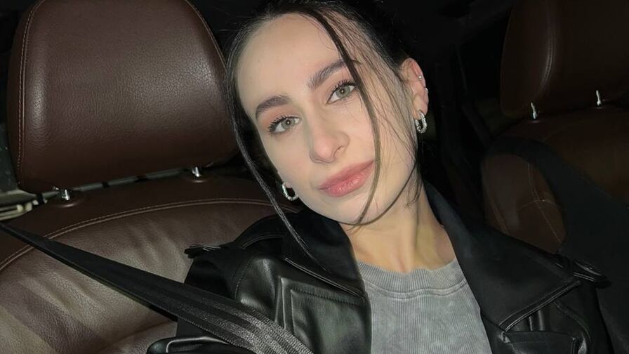 Watch DominikaFires live on shemalefreeporn.net