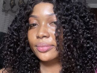 Webcam model MyerLucian from Web Night Cam