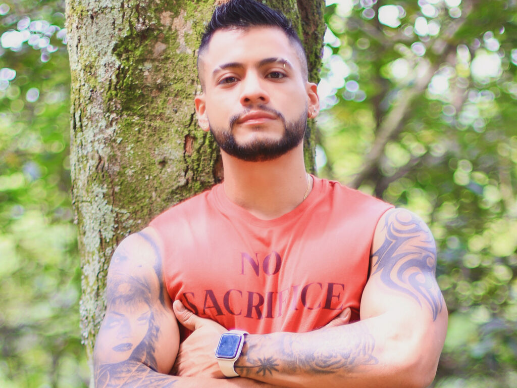 LatinStiv cam profile preview image