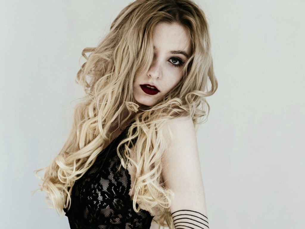 AngelikaMoebius live performer profile picture