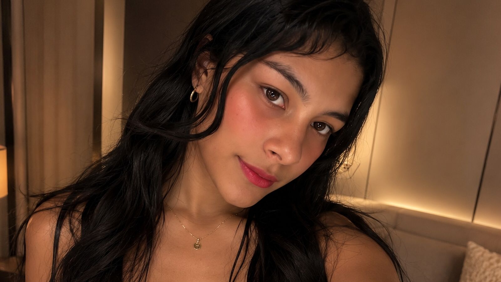 IrinaLewis glamour portrait