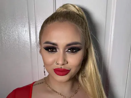 Chat with DaryaClayton