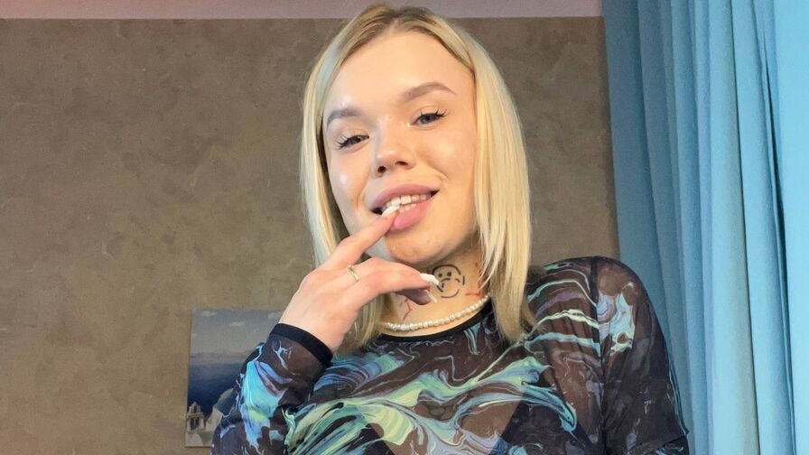 Watch LizzFlores live on She CamShow