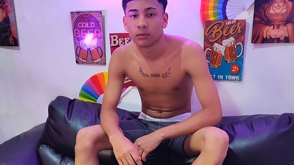 JulienDeveraux live cam model at LiveJasmin