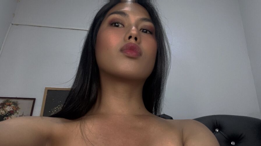 Watch AnikaEvanns on CoolMagazineOnline.com