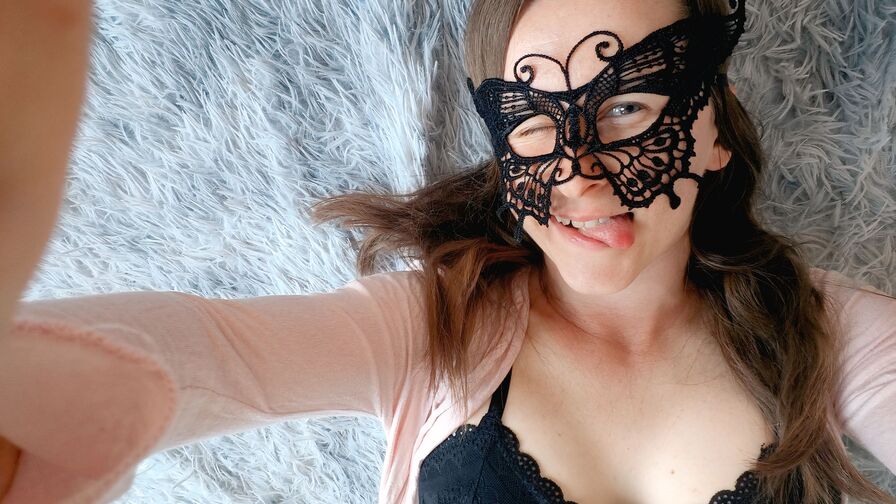Watch RebeccaRay on RecordedMilf.com