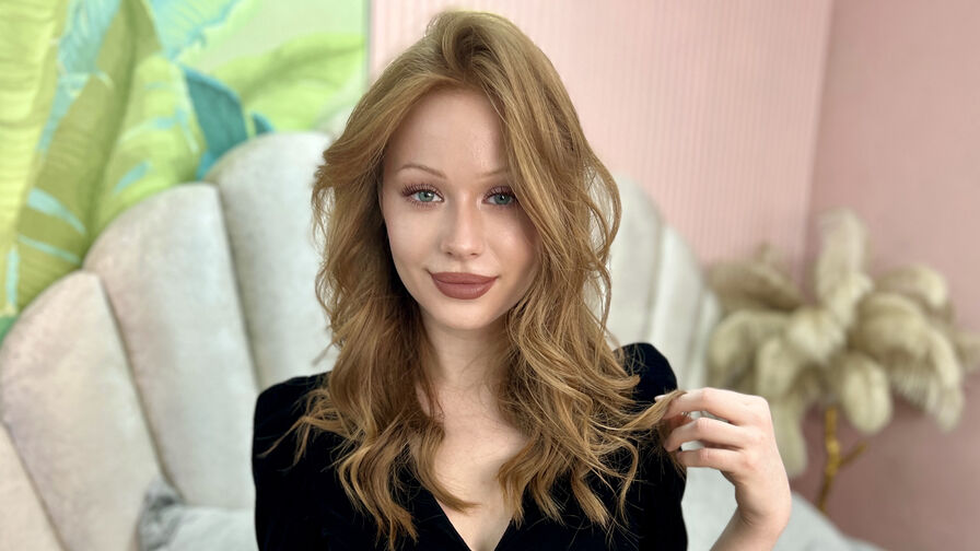 Watch BiancaGlidden live on shemalefreeporn.net