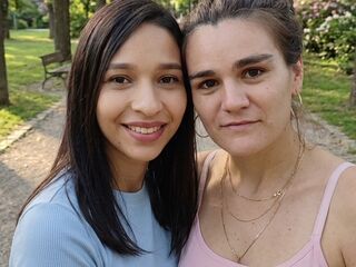 LauryAndLina LauryAndLina