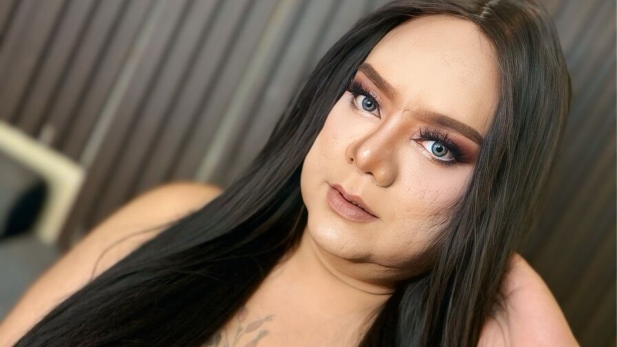 Watch ZandraKelly live on Sex Girls Blend