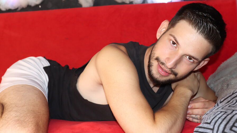 Watch LeonVane on CoolMagazineOnline.com