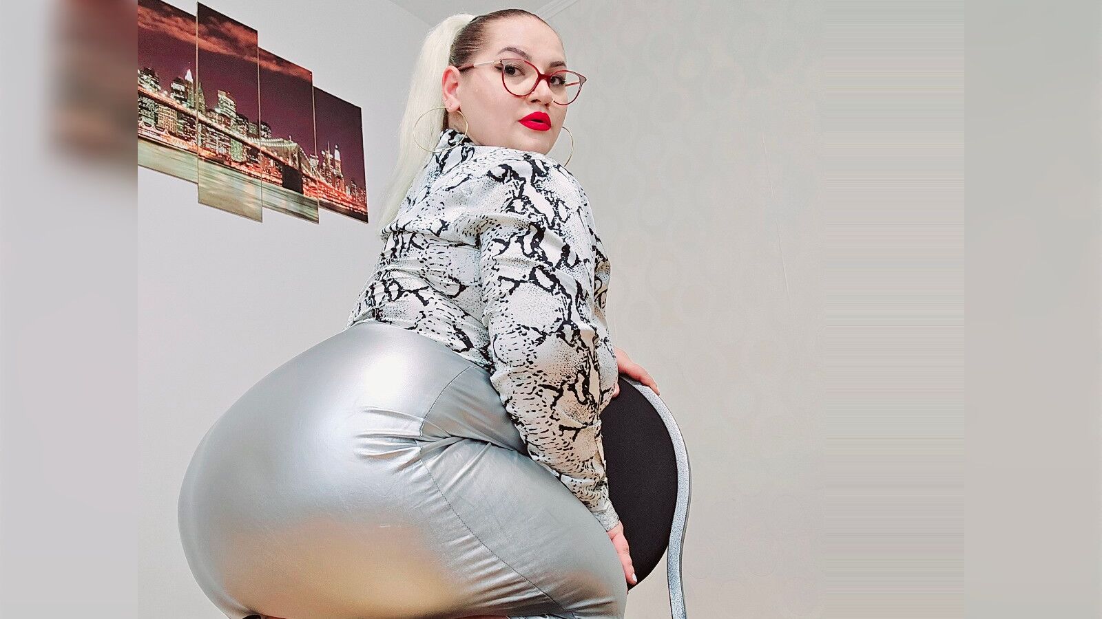 BettyNyassh erotic portrait