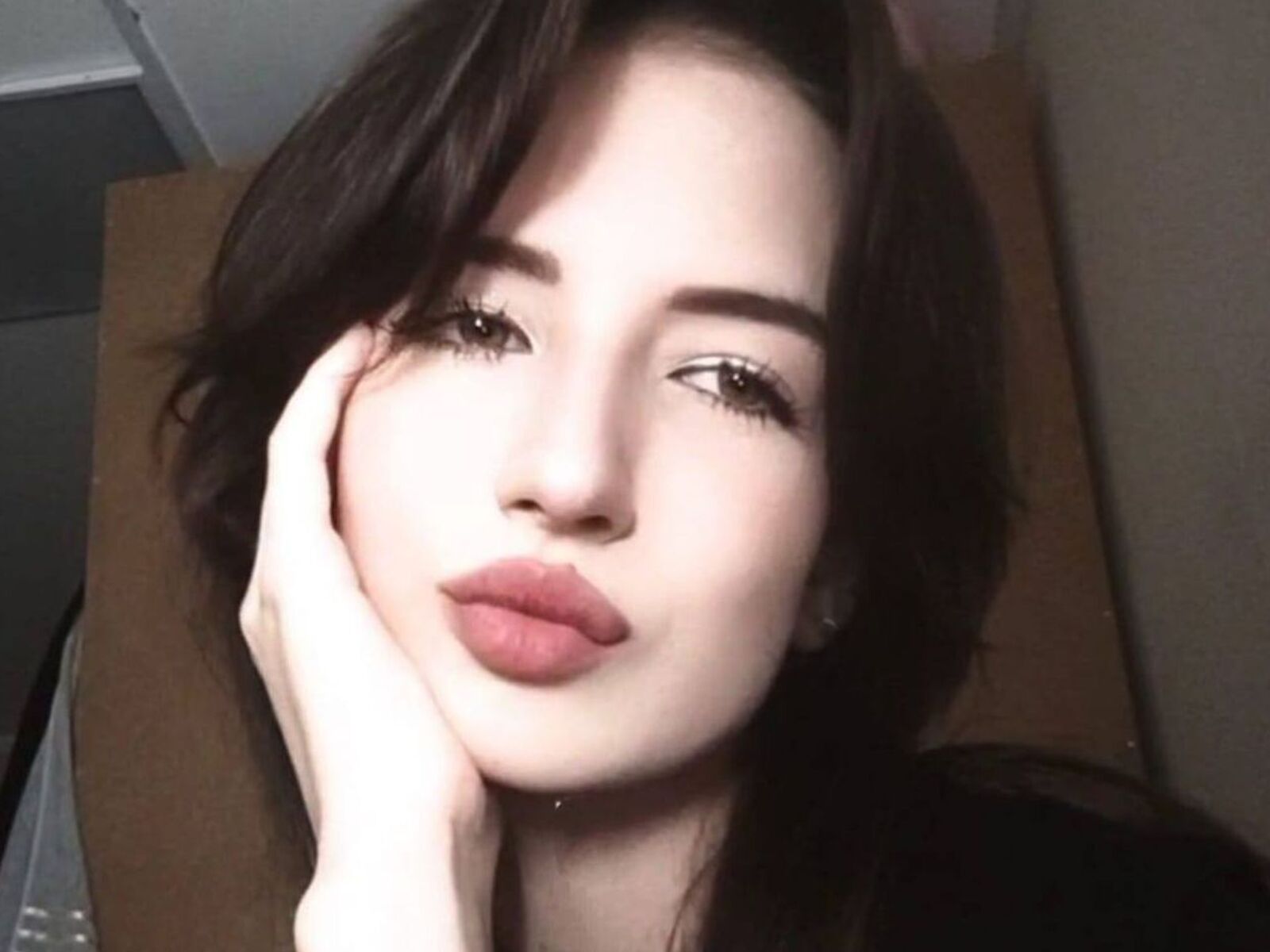 Live cam for KianaMilne
