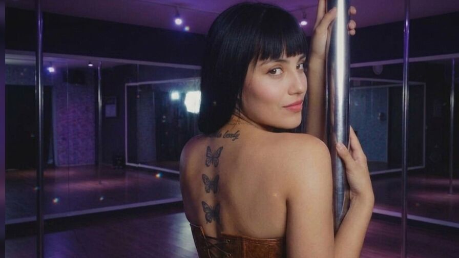 Watch KeilaRodriguez live on Live Cam Index