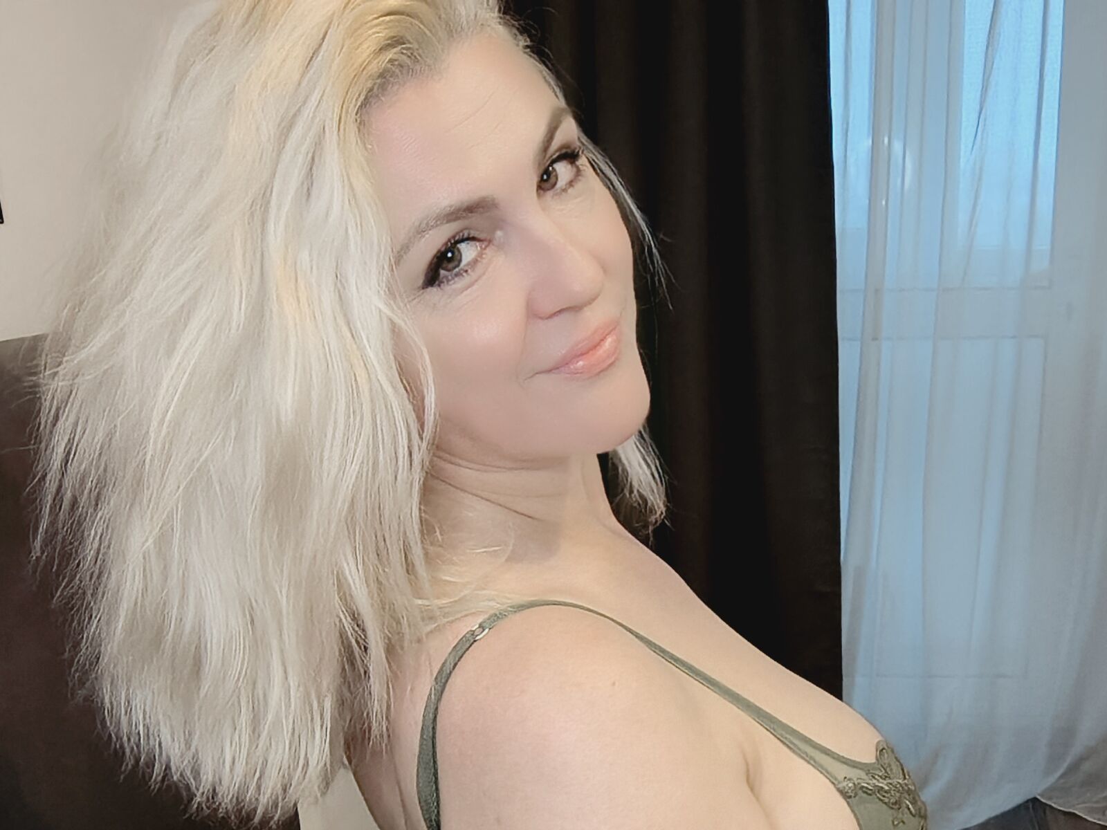 Live cam for CandanceSmith