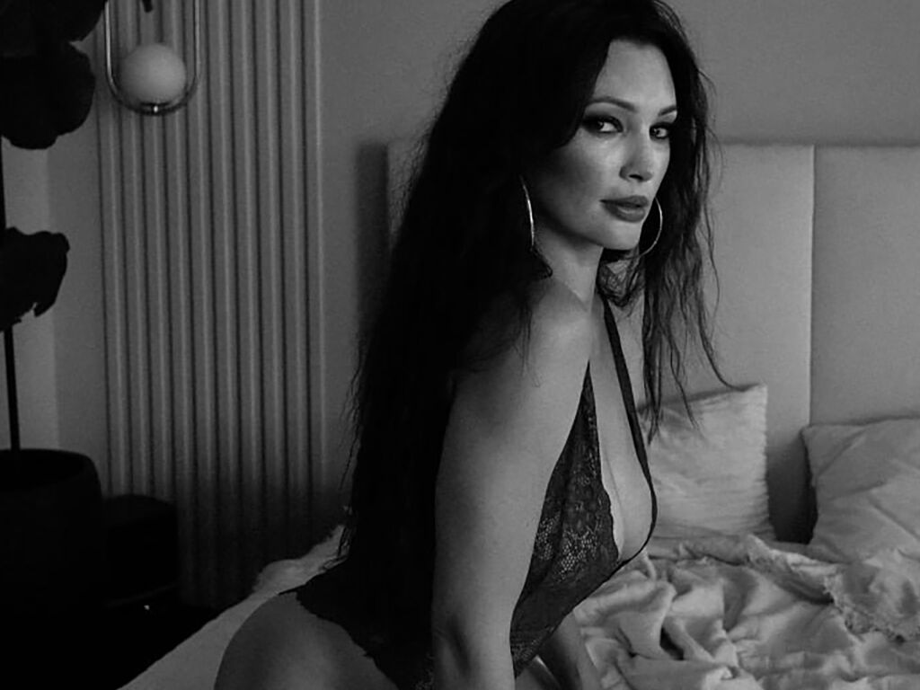 CarolWoods mature webcam performer photo