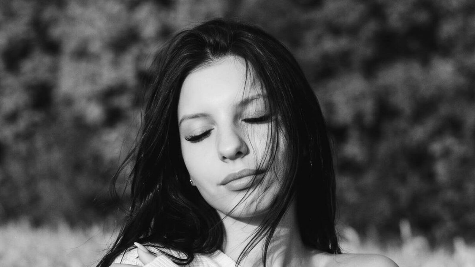 JanettaVanhove glamour portrait