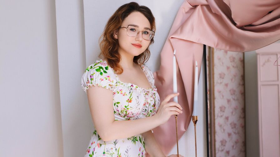 Watch TeresaMattel live on shemalefreeporn.net