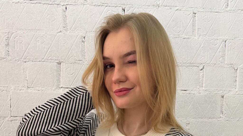 Watch CamillaCapoccia from LiveJasmin on GirlsOfJasmin