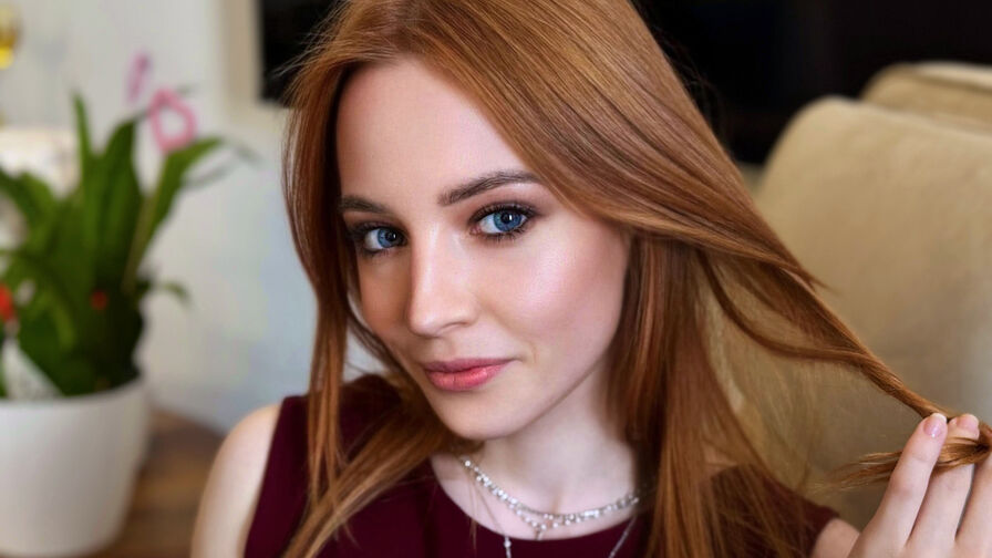 Watch GemmaGellar live on shemalefreeporn.net