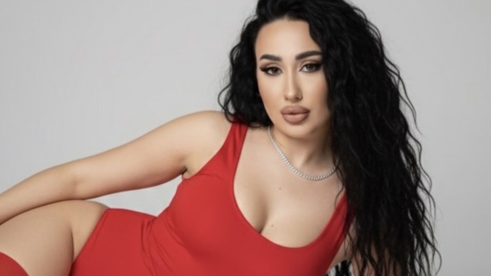 KrissLuxe erotic portrait