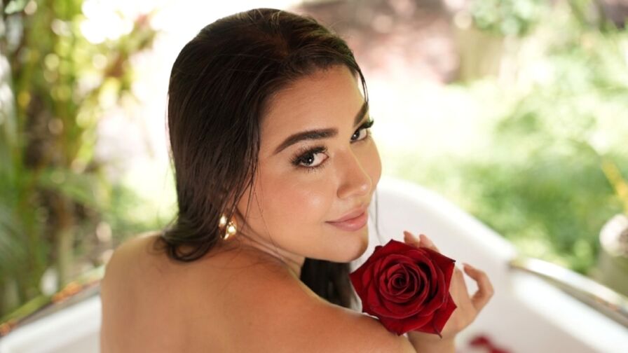 Watch NatalyBloom live on Widestreams