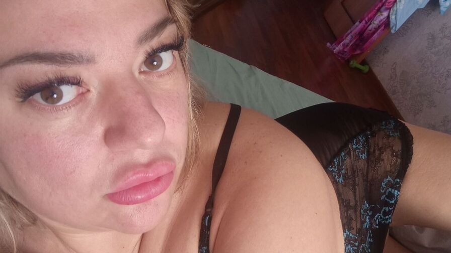 Watch AgataBurn live on Sex Zoom