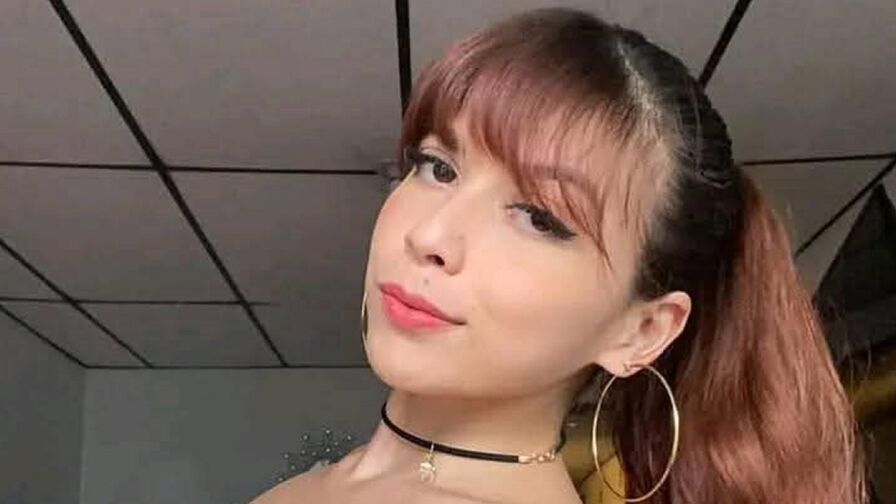 Cameltoe, Close up, Dancing, Dildo, Fingering, Live orgasm, Oil, Roleplay, Smoke cigarette, Squirt, Striptease, Zoom, Deepthroat, Footsex, Snapshot, Sph