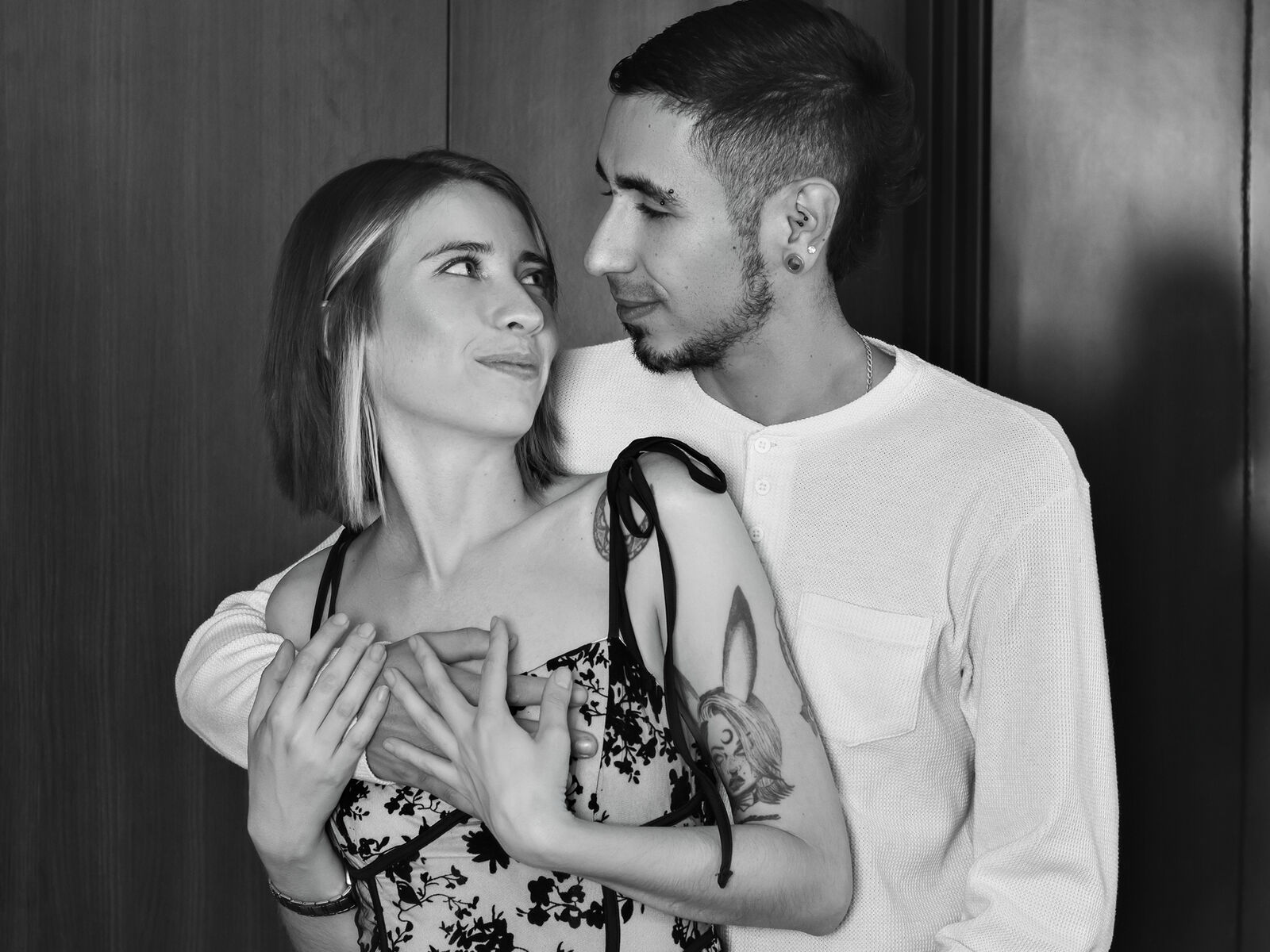 Live cam for NadiaAndDimitri