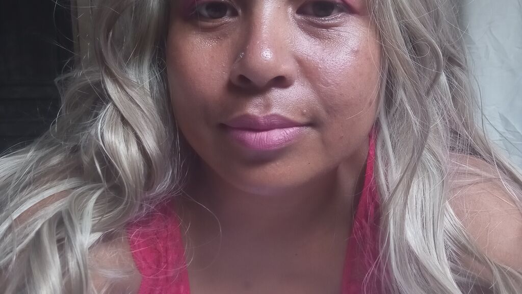 BiancaCharme online on GirlsOfJasmin