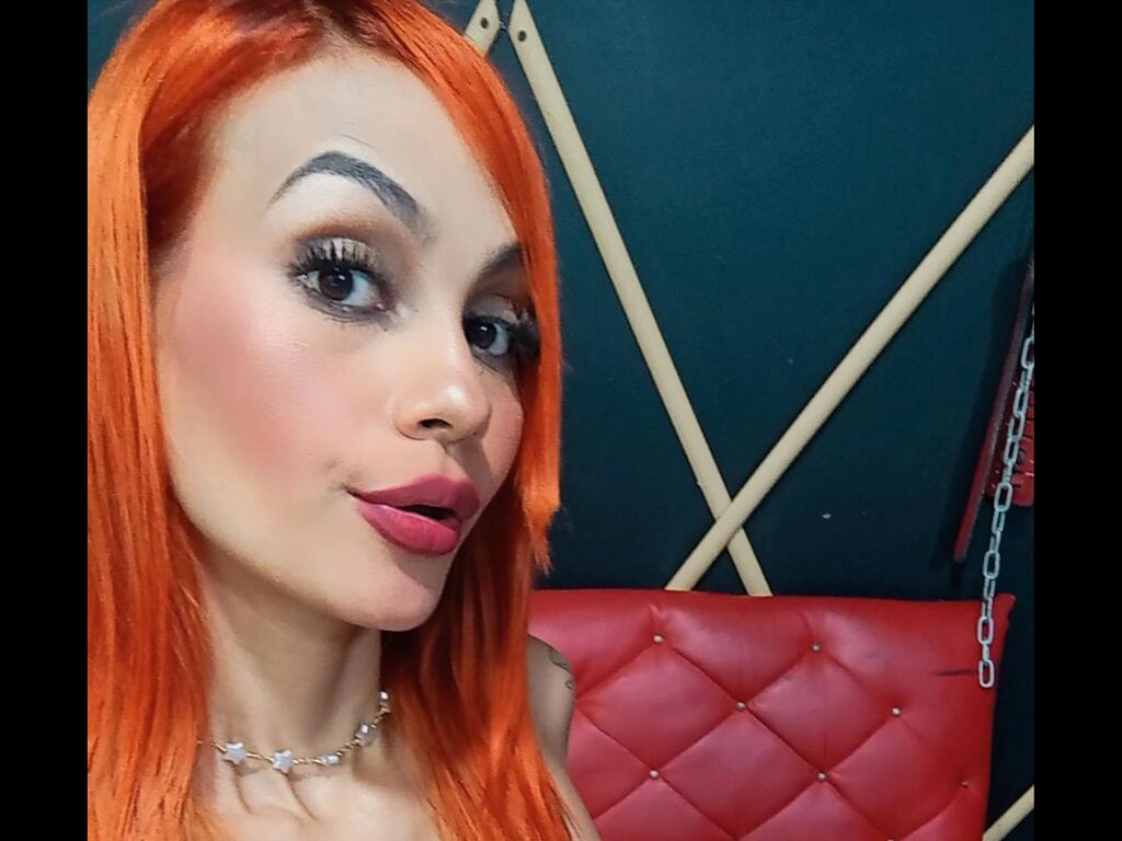 TattyLavigne Photo