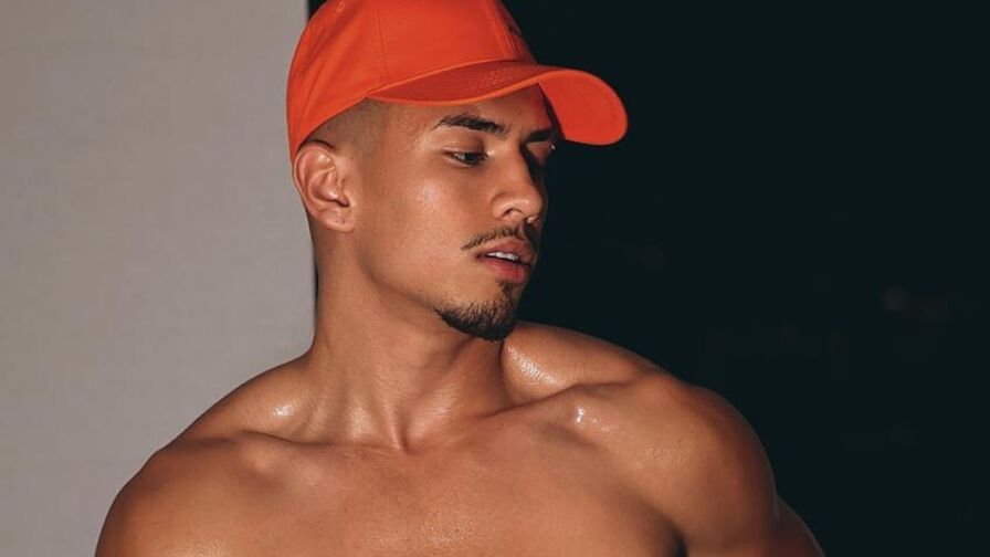 Watch AaronRossie on CoolMagazineOnline.com