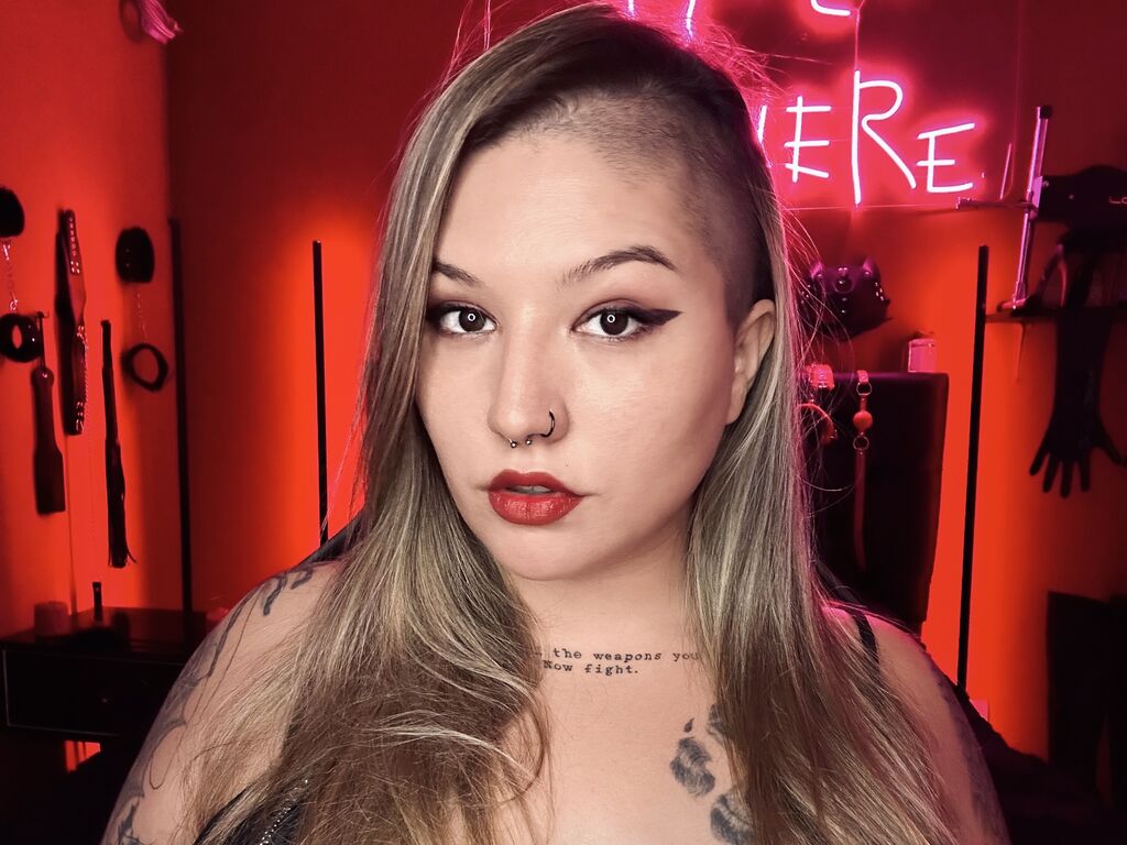 AngelinaVonnDeep – Live Cam Photo
