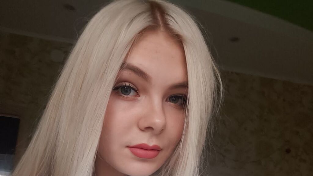 LorettaCourtney online on GirlsOfJasmin