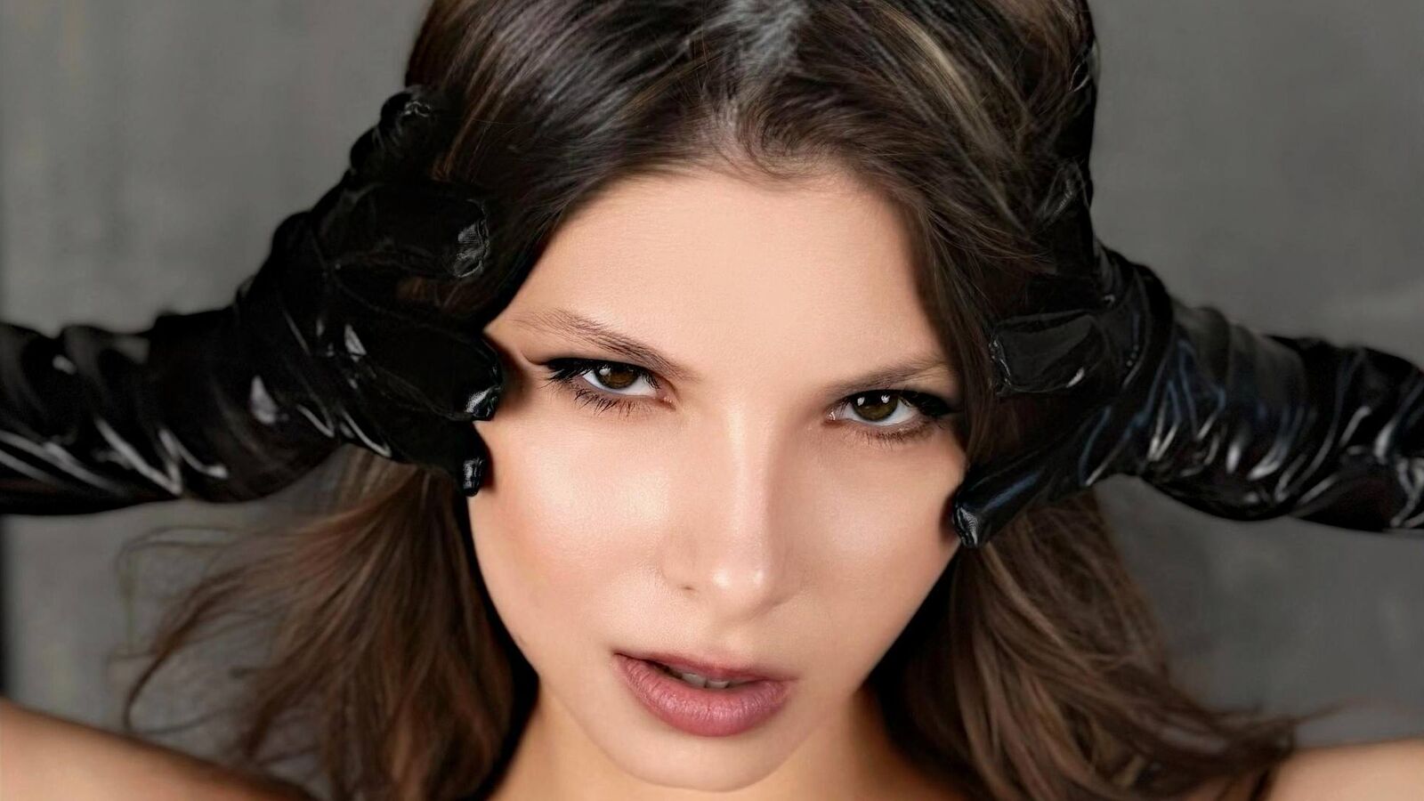AudreyBellamy glamour portrait