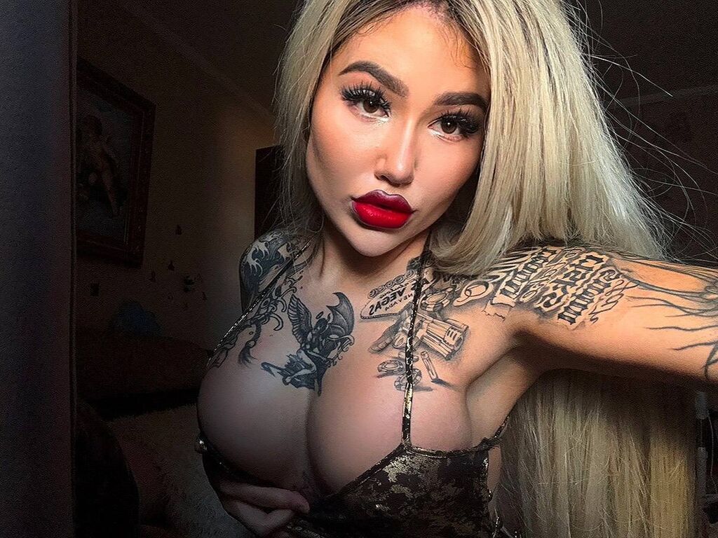 MadinaPinkman webcam livejasmin model stream image