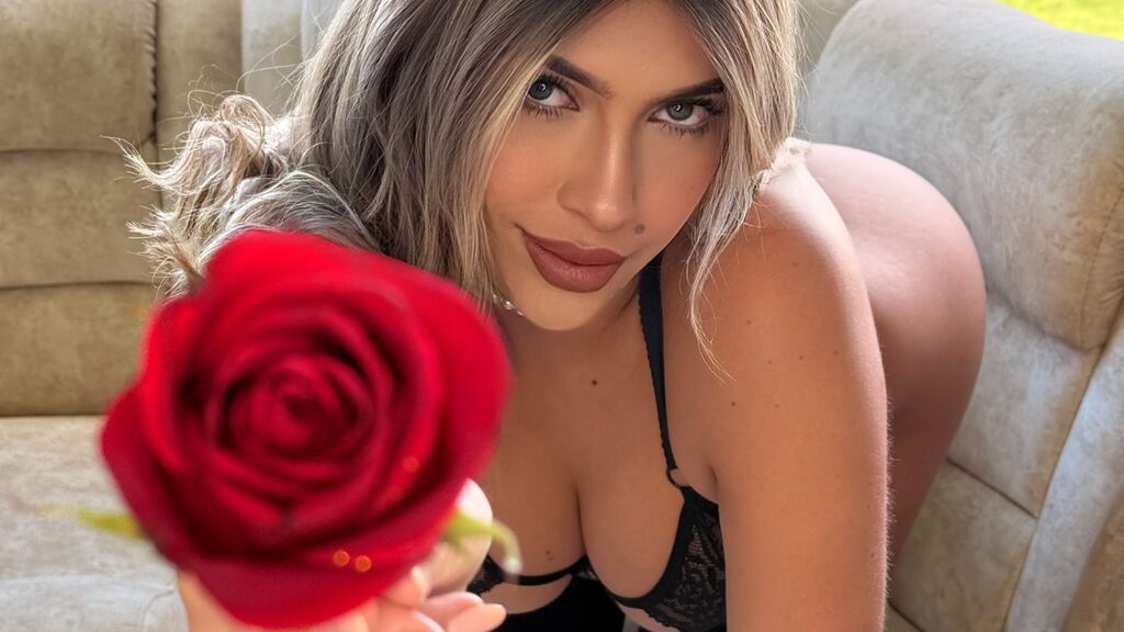 IsaRoman live cam model at LiveJasmin