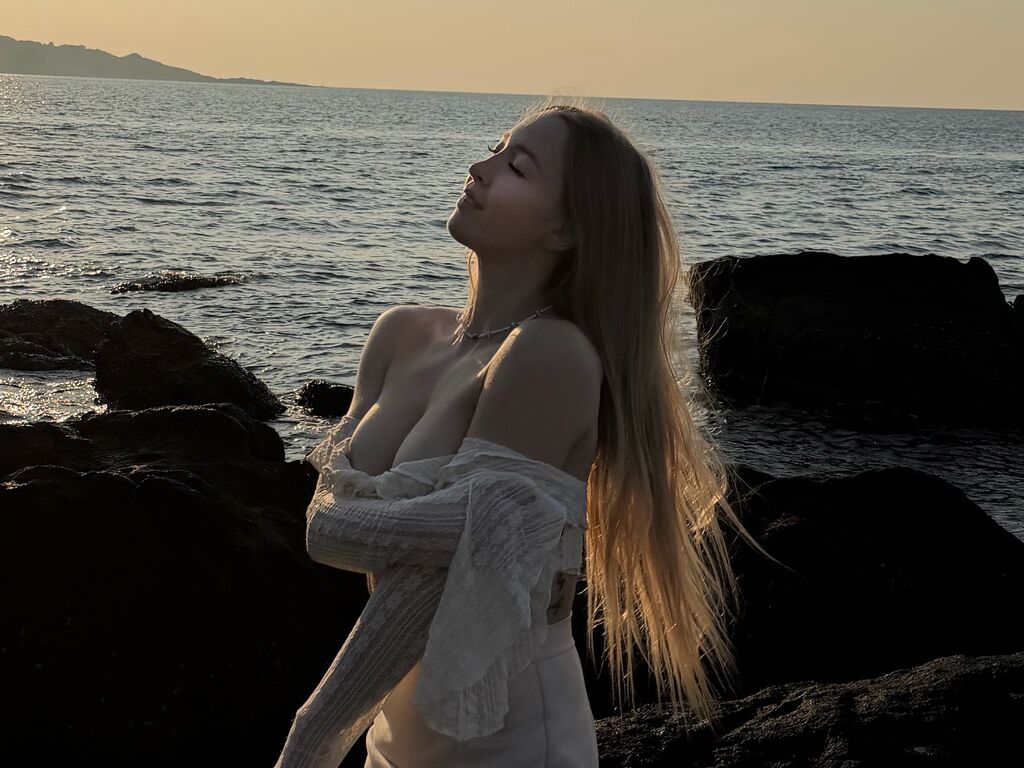 VickiAstra Profile Image