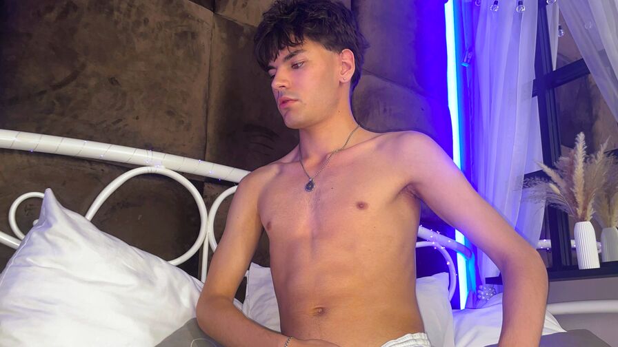 Watch KamalKramer live on Hotmaturetubes
