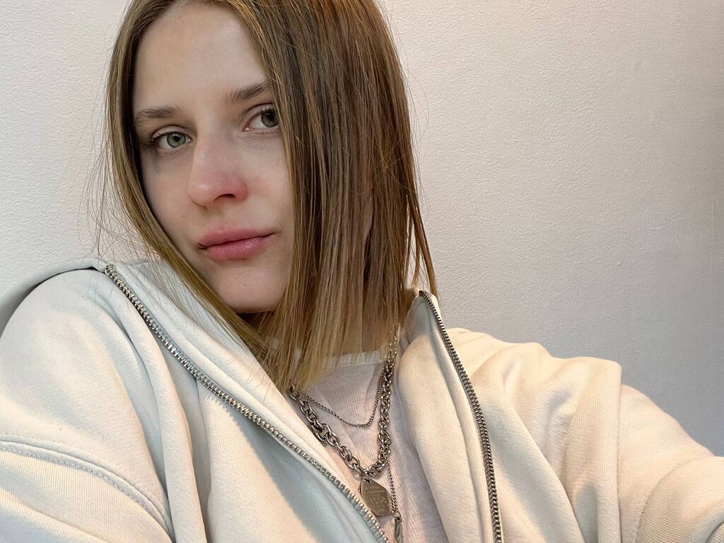 RebeccaBellore show thumbnail