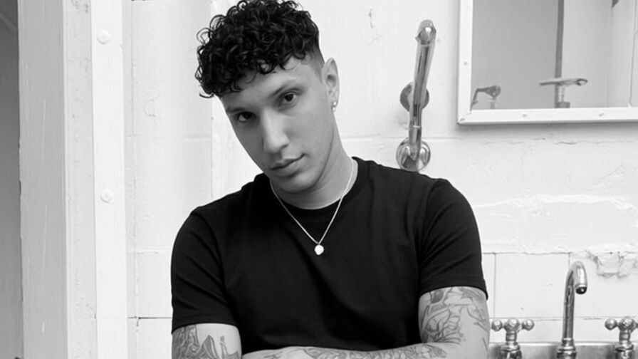 Watch AngeloColen on CoolMagazineOnline.com