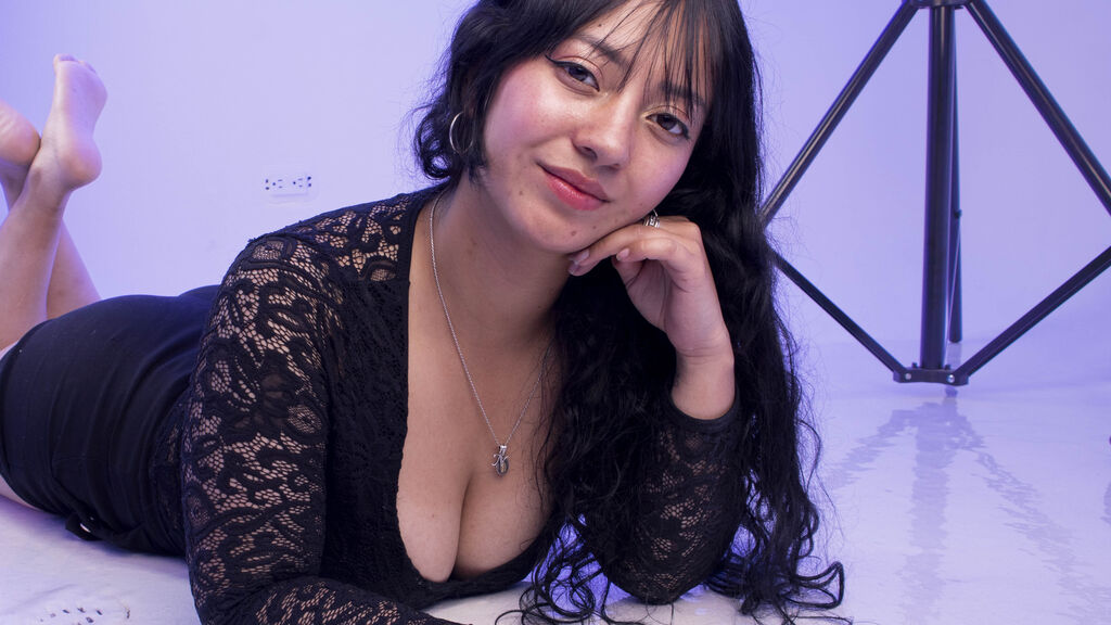 Watch  IsabellaBot live on LiveJasmin