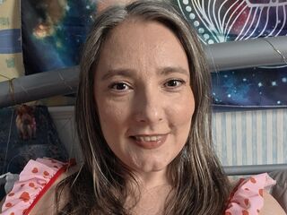 IzzyLove Budget Sex Chat