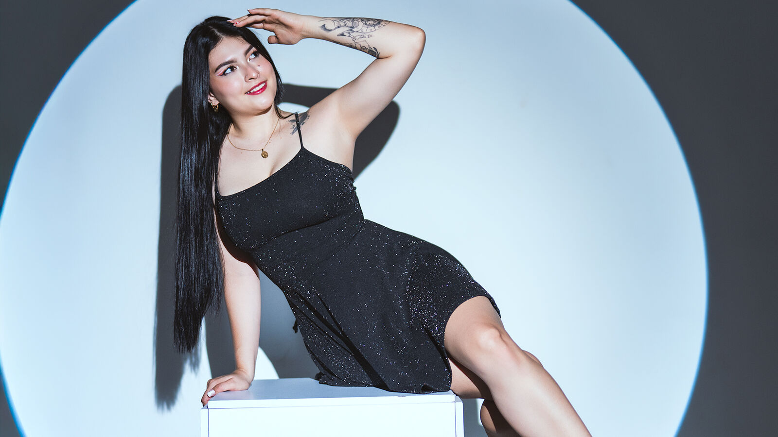 TifanyWhitee erotic portrait