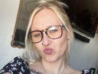 live free sex cam ChloeeStarr