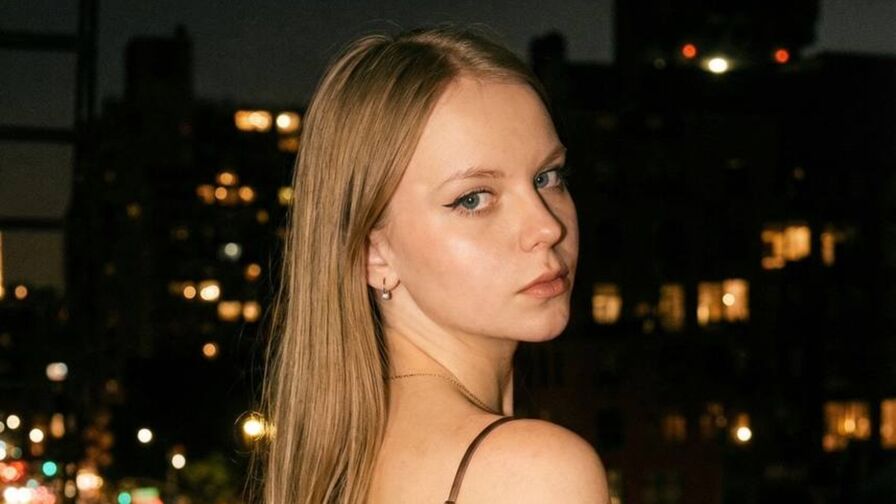 Discover SophiePeachy VIP show
